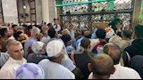 اقبال على الضريح