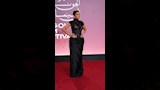 تألقت الفنانة مهيرة عبد العزيز بإطلالة ساحرة على السجادة الحمراء بتوقيع مصمم الأزياء جيمي معلوف