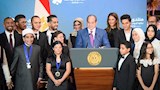 الرئيس السيسي مع النوابغ في ختام منتدى مصر (3)
