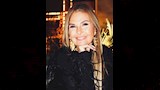 يسرا تخطف الأنظار بإطلالتها الأنيقة (1)