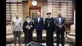 لقاء محافظ المنيا ومطران ملوي (6)