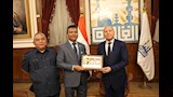 محافظ القاهرة يستقبل وفد التعليم العالي الماليزي لبحث تعزيز التعاون (7)