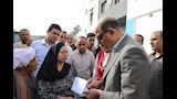 محافظ المنيا يوجه بتوفير سماعة طبية لمزارع مسن بكفر خزام (2)