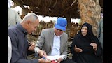 محافظ المنيا يستمع لمطالب أهالي كفر خزام (1)