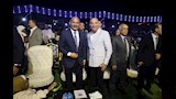 محافظ السويس مع فنان من ابناء السويس 