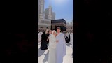 حوة مع زوجته في العمرة