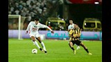 إبراهيم صلاح يعنف أحمد شريف بين شوطي مباراة الزمالك والمقاولون (فيديو)