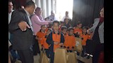 تقديم الشكر للعمال 