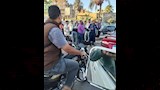 تجمع الأهالي في موقع الحادث