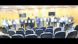 محافظ المنيا يسلّم عقود إشغال محلات أرض المولد لدعم المواطنين (3)