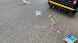 شوائب تحركها الرياح 