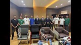وصول البحارة المصريين إلى مقديشو تمهيدا لعودتهم للقاهرة (6)