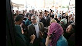 محافظ الوادي الجديد وسط جماهير الخارجة بمنفذ السلع
