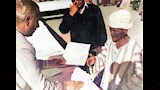 تسليم عقود الاراضي والعيون الجوفية لابناء الوادي الجديد