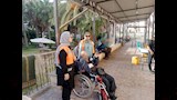 إنقاذ مسن بلا مأوى وإيداعه دار رعاية (3)