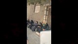 أهالي عزبة تادرس في انتظار جثامين ضحايا الحادث (3)