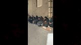 أهالي عزبة تادرس في انتظار جثامين ضحايا الحادث (6)