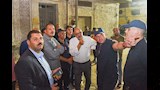 بدء إزالة عقار أمبروزو المائل في الإسكندرية (2)