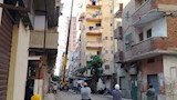 بدء إزالة عقار أمبروزو المائل في الإسكندرية (19)