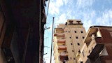 بدء إزالة عقار أمبروزو المائل في الإسكندرية (20)