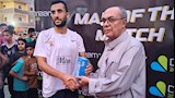 "موبايل مكافأة التألق".. تكريم أفضل لاعب في بطولة القضاة لكرة القدم بالشرقية - فيديو وصور