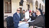 محافظ الأقصر يتفقد عددًا من المدارس ويشارك الطلاب احتفالات أكتوبر