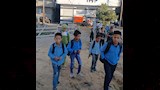 طلاب الصفاصيف يصلون معهدهم عبر الممشى الترابي بدلا من ماسورة الكهرباء (10)
