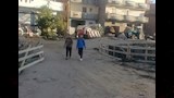 طلاب الصفاصيف يصلون معهدهم عبر الممشى الترابي بدلا من ماسورة الكهرباء (7)