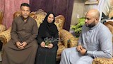 والدة المجني عليه مع اشقائها