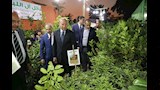 محافظ القاهرة يتفقد معرض الزهور الدولي بحديقة الحرية في الزمالك (9)