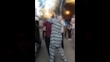 تعدت على زوجته أولا