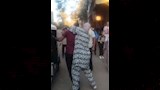 تعدت على زوجته أولا