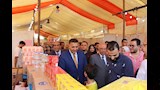 محافظ القليوبية يفتتح معرضًا للسلع الغذائية في الخانكة (4)