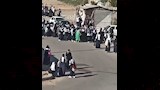 مشاجرة بين طالبتين وأسرتيهما أمام مدرسة في السويس 