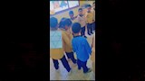 تلميذ يمثل اسرائيل ويضع علمها على ظهره