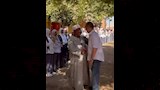 تكريم عامل مدرسة لبلوغه سن المعاش (5)