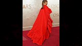ارتدت الممثلة الأمريكية ستورم ريد فستانا قصيرا أحمر