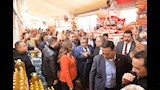 وزيرا التموين والتنمية المحلية يفتتحان مشروعات خدمية ومعارض أهلاً رمضان بالدقهلية   (16)