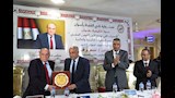 اهداء درع نادى للقناة للدكتور سمير فرج