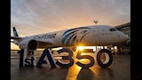 مصر للطيران تستقبل أول طائرة إيرباص A350-900  (2)