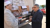 محافظ الدقهلية يشهد تسلم صكوك الاطعام لتوزيعها على الاسر الاولى بالرعاية (4)