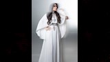بعباءة بيضاء سيرين عبد النور تخطف الأنظار