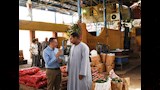 محافظ أسوان يتفقد شادر الخضار