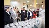 محافظ بني سويف يتفقد مبادرة مطبخ المصرية (2)