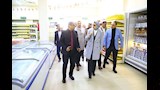 محافظ الوادي الجديد تتفقد فرع المصرية لتجارة الجملة بالداخلة
