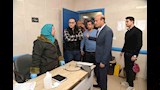 محافظ أسيوط يفاجئ العاملين بمستشفى منفلوط المركزي الجديد بجولة ميدانية لمتابعة الخدمات الطبية المقدمة ( (6)
