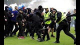 شغب جماهيري في مباراة سيلتك ورينجرز بإسكتلندا.. ما القصة؟