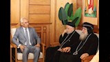 رئيس جامعة المنيا يزور الكنائس للتهنئة بعيد القيامة المجيد (3)_3