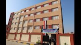 محافظ الجيزة يفتتح مدرستين جديدتين في إمبابة (2)