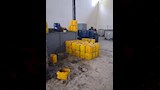 ضبط مخزن زيوت طعام مستعملة وغير صالحة للاستهلاك الآدمي (5)